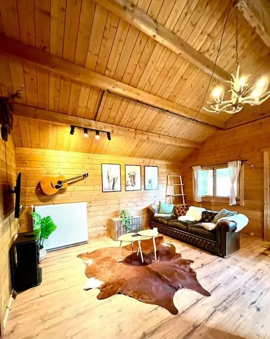 Cozy Chalet With Garden And Jacuzzi Near Amsterdam Vijfhuizen Holandia